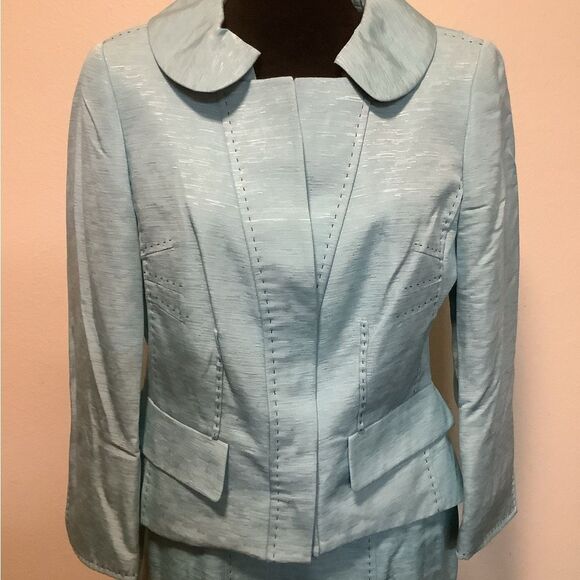 This Carlisle two-piece 100% silk skirt suit size 2 formal holiday New Year’s - Picture 4 of 15